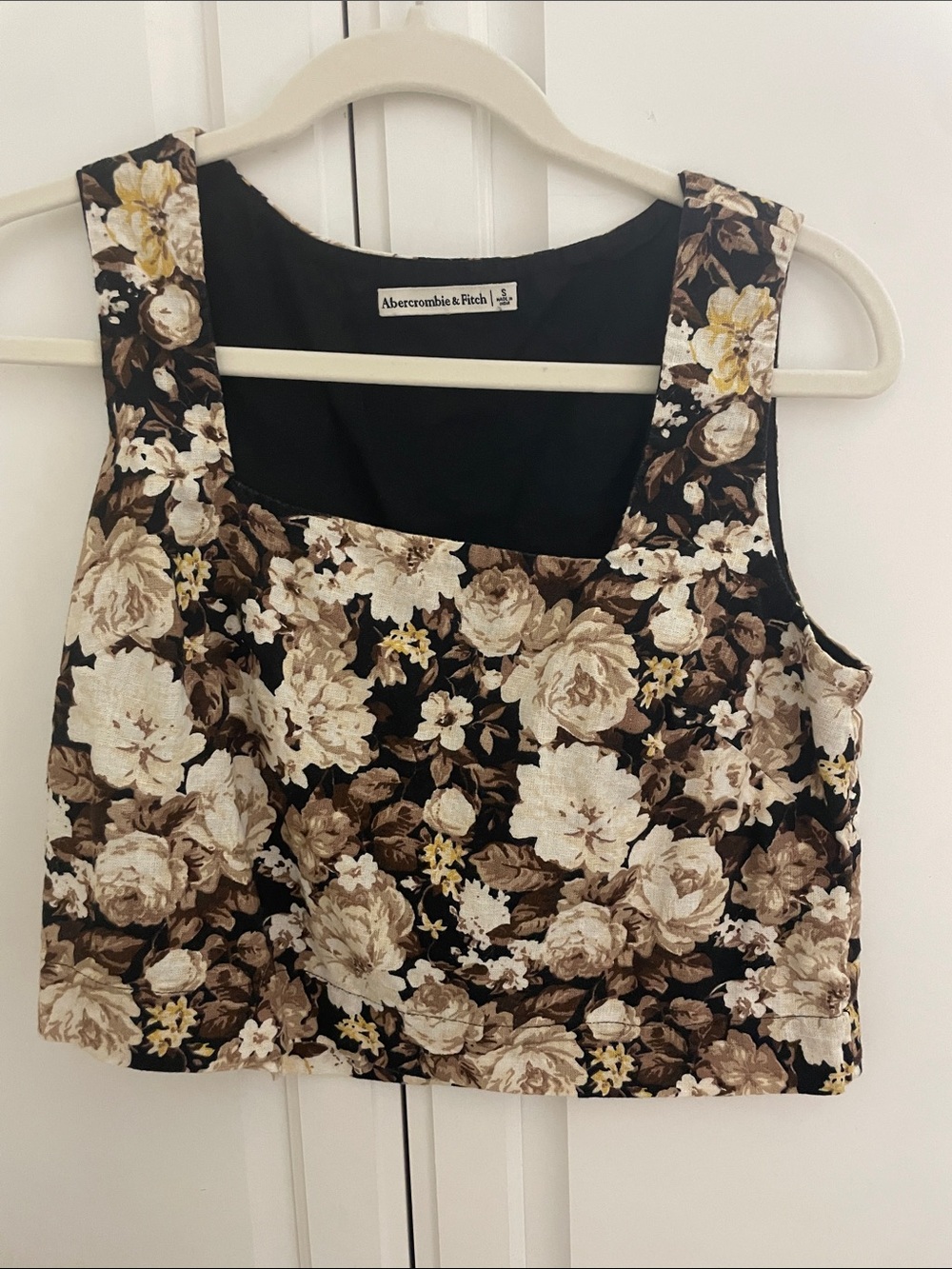 Abercrombie & Fitch Black Floral Cropped Tank with Beige & Brown Roses